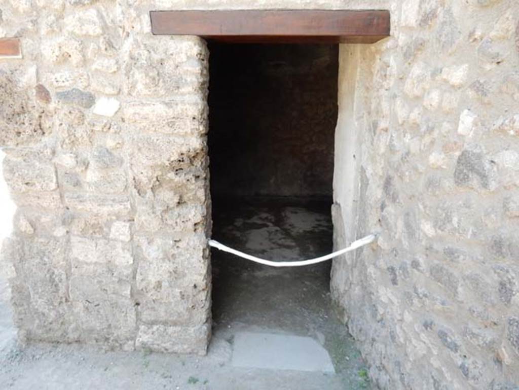 VII.1.47 Pompeii. May 2017. Doorway to small room 20, in south-west corner of peristyle. Photo courtesy of Buzz Ferebee.