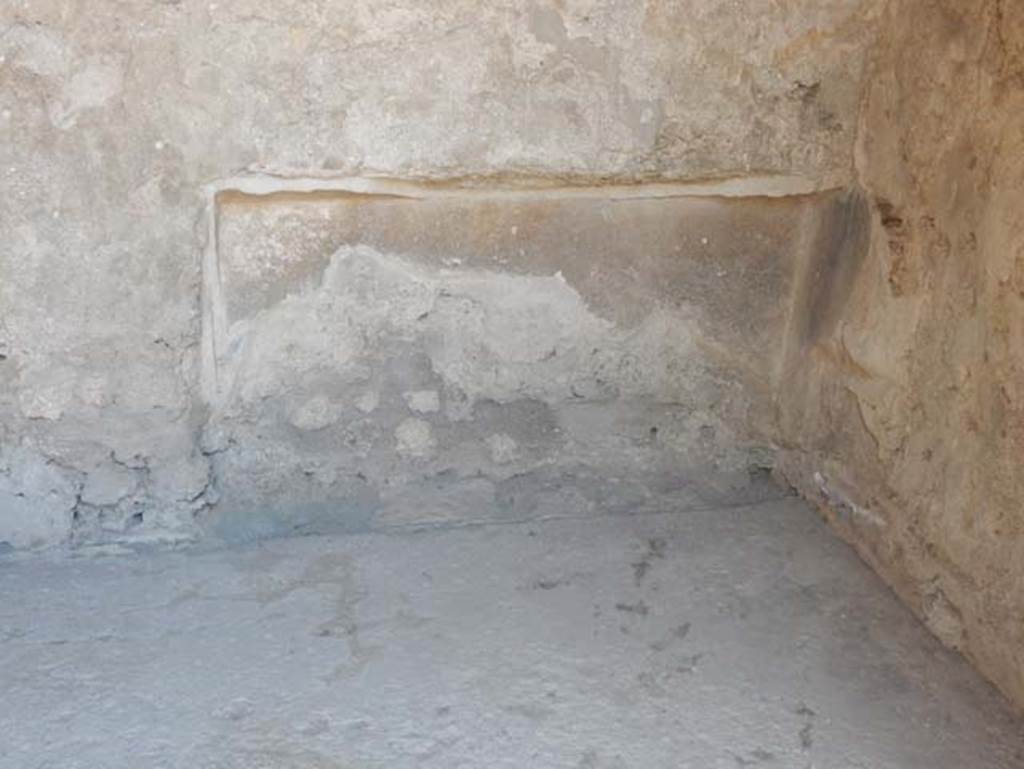 VII.1.47 Pompeii. May 2017. West wall of cubiculum 4 in south-west corner of atrium, with recess for bed in north-west corner.  Photo courtesy of Buzz Ferebee.