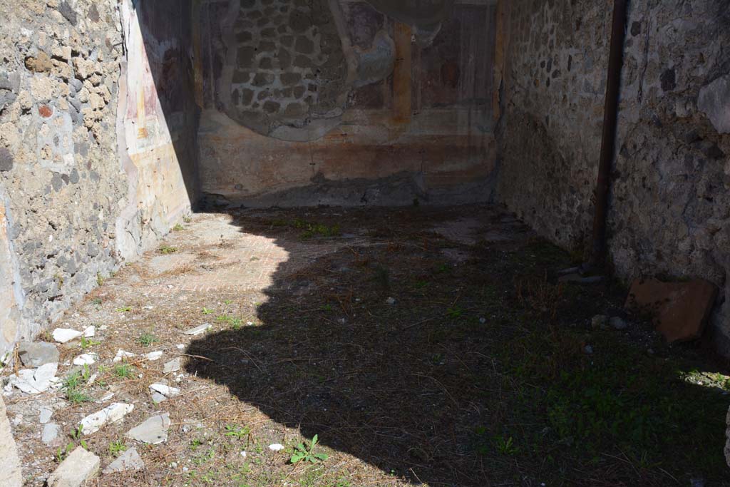 VII.2.16 Pompeii. October 2019. Oecus 10, looking east across flooring.
Foto Annette Haug, ERC Grant 681269 DÉCOR.