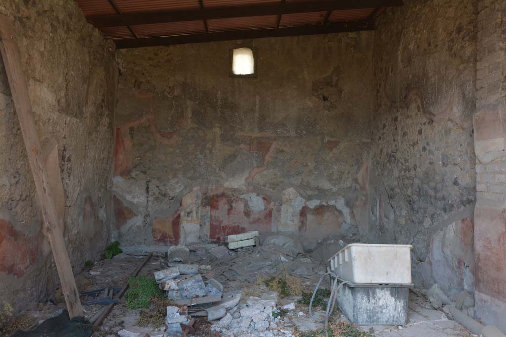 VII.2.16 Pompeii. October 2019. Oecus 3, looking north from doorway.
Foto Annette Haug, ERC Grant 681269 DÉCOR.