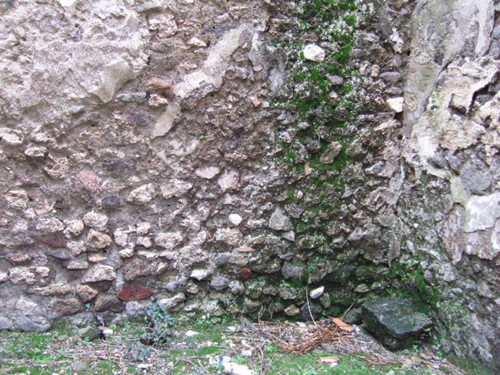 VII.2.17 Pompeii. December 2005. South-west corner of shop.