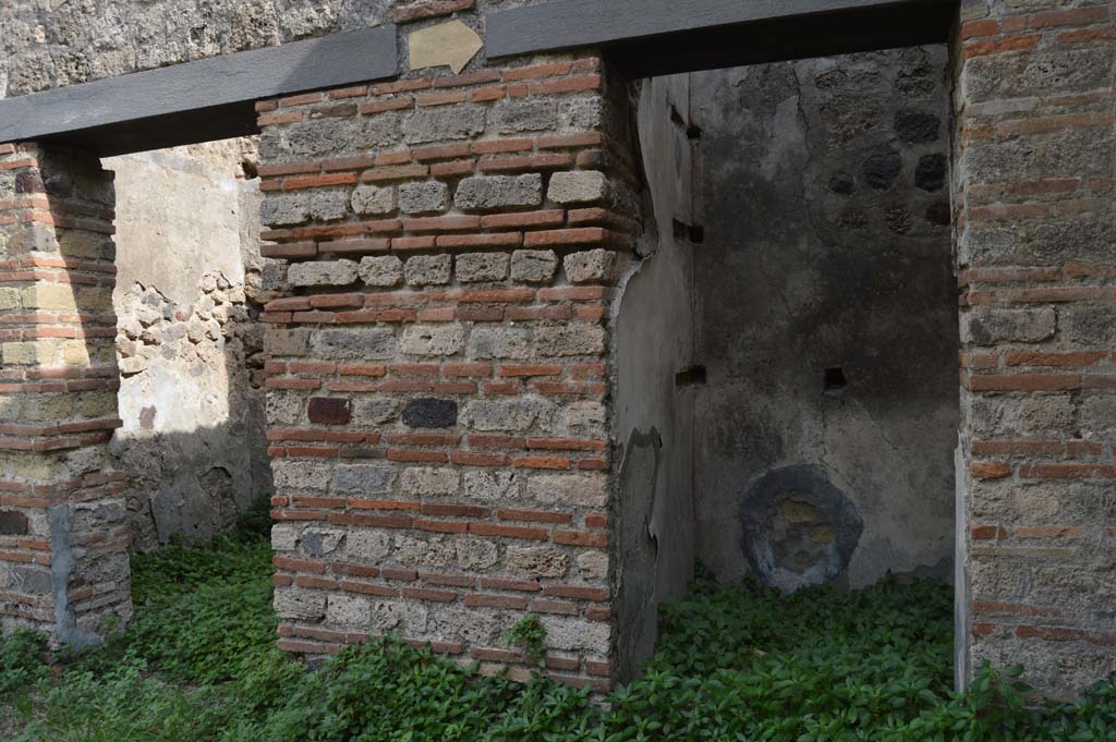 VII.2.18 Pompeii. October 2017. Looking north-east to doorways to room 14 and 15, cupboards, from east portico.
Foto Taylor Lauritsen, ERC Grant 681269 DÉCOR.