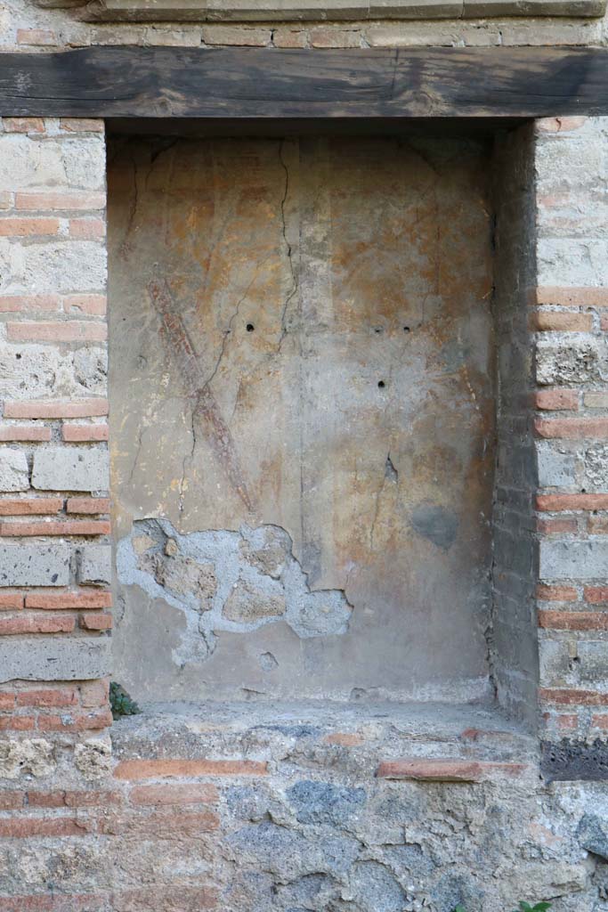VII.2.18, Pompeii. December 2018. Rectangular niche of lararium.  Photo courtesy of Aude Durand.