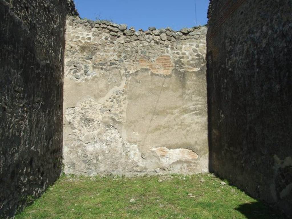 VII.2.18 Pompeii. March 2009. Room 21, north wall of triclinium.
