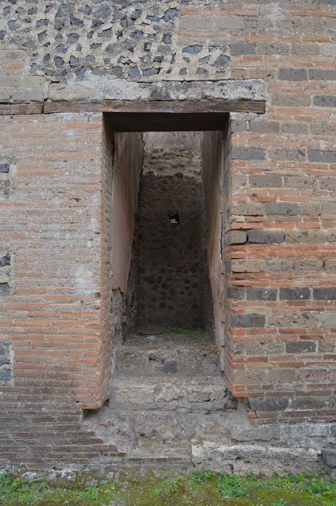 VII.2.19 Pompeii October 2017. Looking south to entrance to steps to upper floor.
Foto Taylor Lauritsen, ERC Grant 681269 DÉCOR.