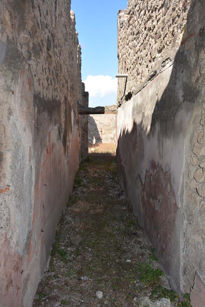 VII.2.20 Pompeii. October 2019. Room 9, looking north along corridor towards atrium.
Foto Annette Haug, ERC Grant 681269 DÉCOR.