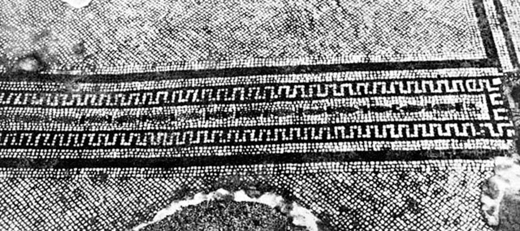 VII.2.20 Pompeii. c.1930s. Triclinium (t). Border of coloured limestone.
Photo by Tatiana Warscher W.0009. Photo © Deutsches Archäologisches Institut, Abteilung Rom, Arkiv.