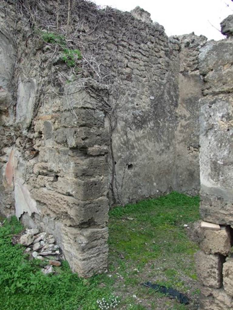 VII.2.20 Pompeii. December 2007. 
Doorway to room 21, porter’s room, on right (west) side of entrance doorway.
