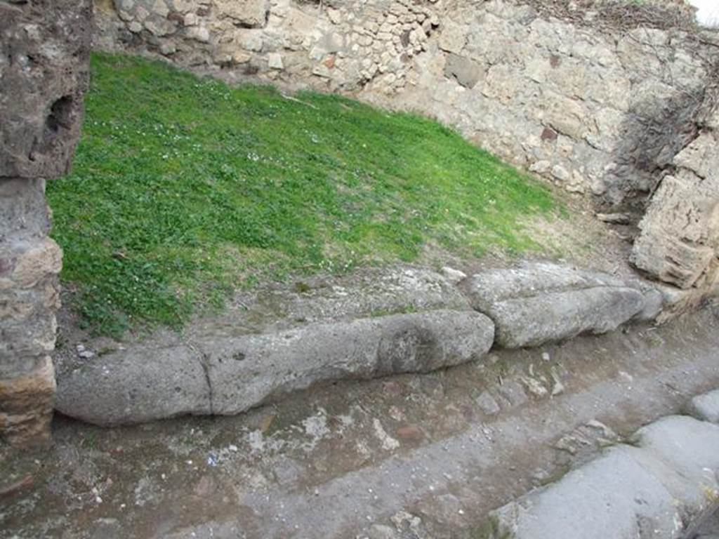VII.2.36 Pompeii.  December 2007.  Sill.