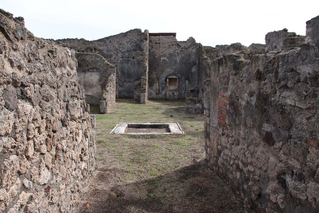 VII.3.6 Pompeii. October 2020. Looking south along entrance corridor to atrium. Photo courtesy of Klaus Heese.