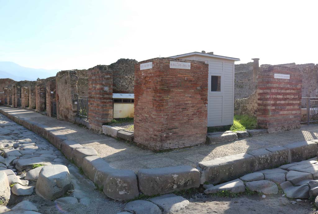 VII.3.14, Pompeii, on right.  December 2018. 
Looking towards corner of junction of Via Stabiana, on left, and Via della Fortuna, on right. Photo courtesy of Aude Durand.