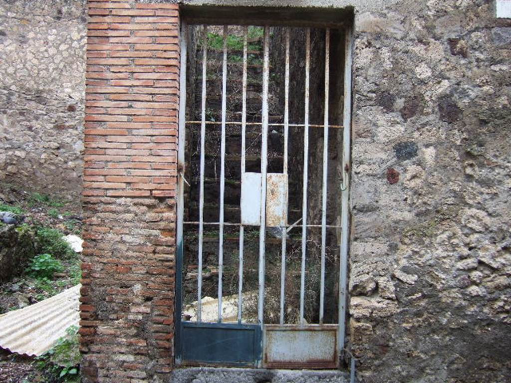 VII.3.27 Pompeii. December 2005. Steps to upper floor.