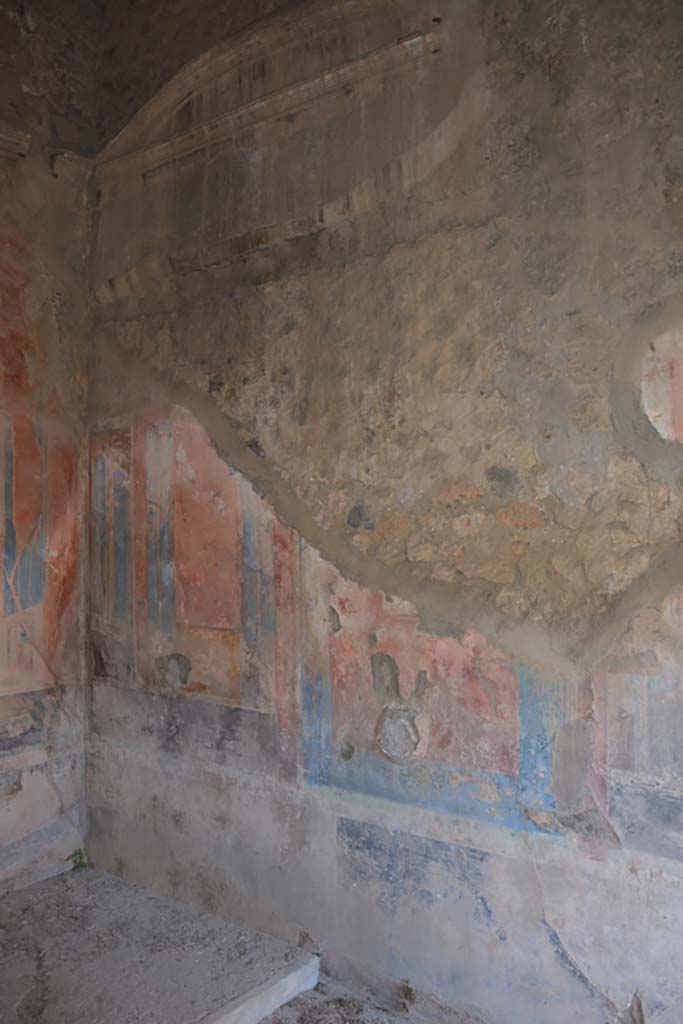 VII.3.29 Pompeii. October 2019. Cubiculum 10, detail of east wall at north end.
Foto Annette Haug, ERC Grant 681269 DÉCOR.
