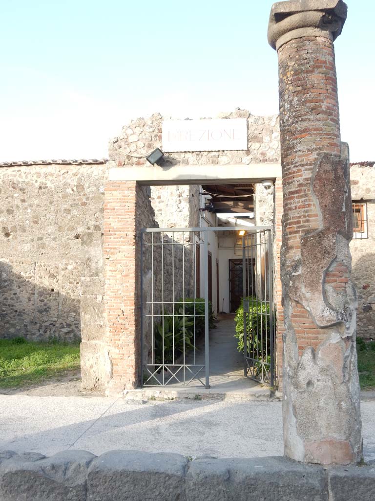 VII.4.10 Pompeii. June 2019. Looking east across Via del Foro towards entrance doorway. 
Photo courtesy of Buzz Ferebee.