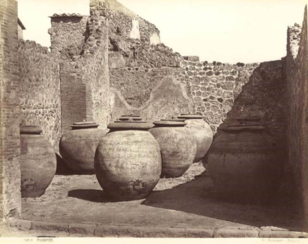 VII.4.13 Pompeii.  C.1880-1890. G. Sommer no.  286. Looking east from Via del Foro. Photo courtesy of Rick Bauer.