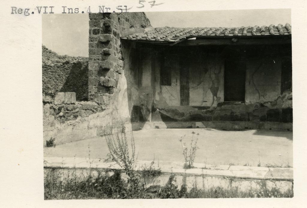 VII.4.31/51 Pompeii. Pre-1937-39. Room 29, apsidal exedra. Looking north-east.
Photo courtesy of American Academy in Rome, Photographic Archive. Warsher collection no. 1841.