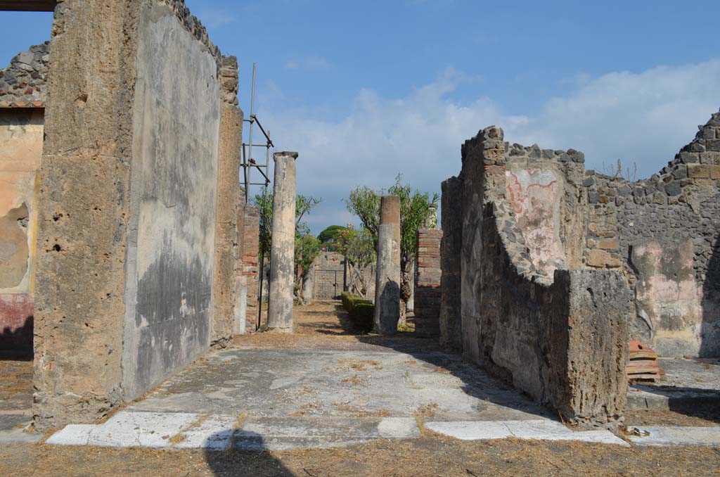 VII.4.31/51 Pompeii. September 2019. 
Looking north across room 23 towards north peristyle, and doorway onto Via della Fortuna at VII.4.51.
Foto Annette Haug, ERC Grant 681269 DÉCOR