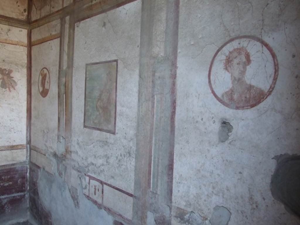 VII.4.48 Pompeii. December 2007. Room 14, north wall of cubiculum. Centre painting of Aphrodite fishing, or Venus Pescatrice.