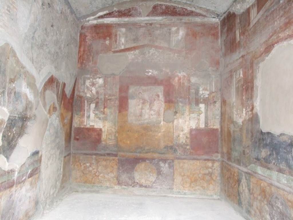 VII.4.48 Pompeii. December 2007. Room 18.  Exedra. East wall.