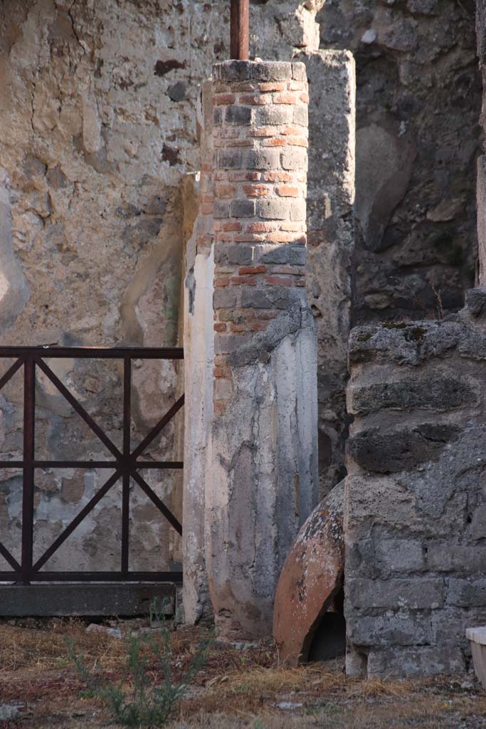 VII.4.56 Pompeii. September 2021. 
Masonry column with stucco, on west side of fountain. Photo courtesy of Klaus Heese.