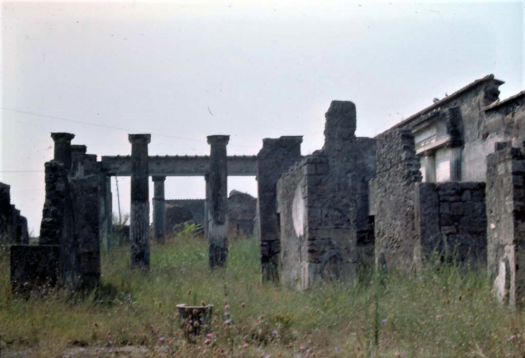 VII.4.57, Pompeii. 1971. Looking south across impluvium in atrium.
Photo courtesy of Rick Bauer, from Dr George Fay’s slides collection.