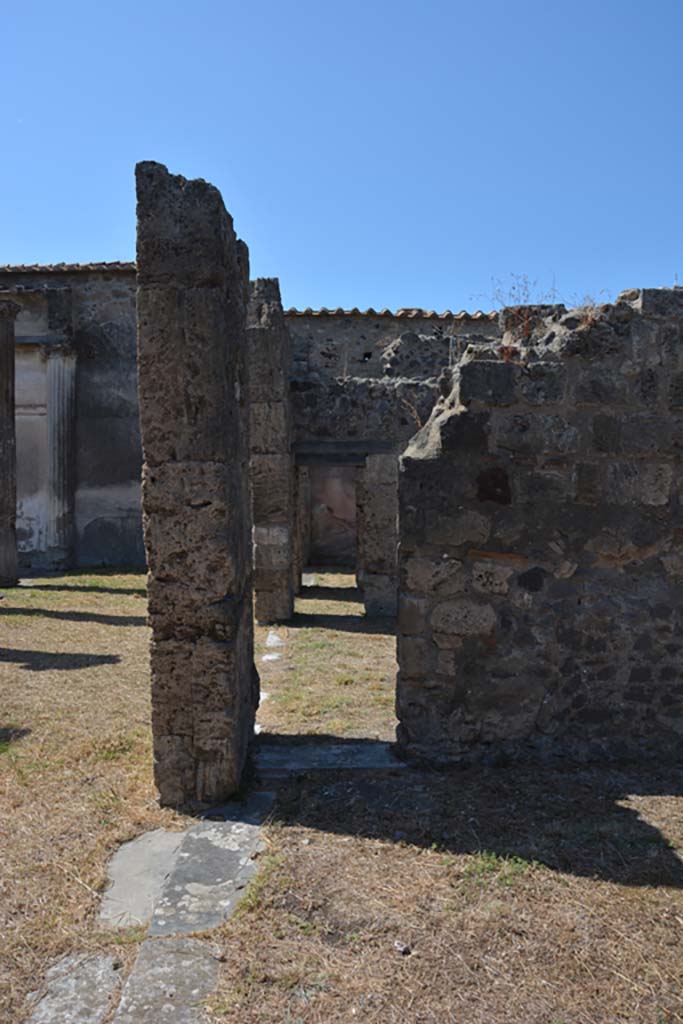 VII.4.57 Pompeii. September 2019. 
Room 15, looking west through small doorway into tablinum, and through other rooms.
Foto Annette Haug, ERC Grant 681269 DÉCOR.