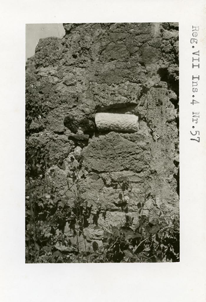 VII.4.57 Pompeii according to Warsher. Pre-1937-39. Detail.
Photo courtesy of American Academy in Rome, Photographic Archive. Warsher collection no. 1775.