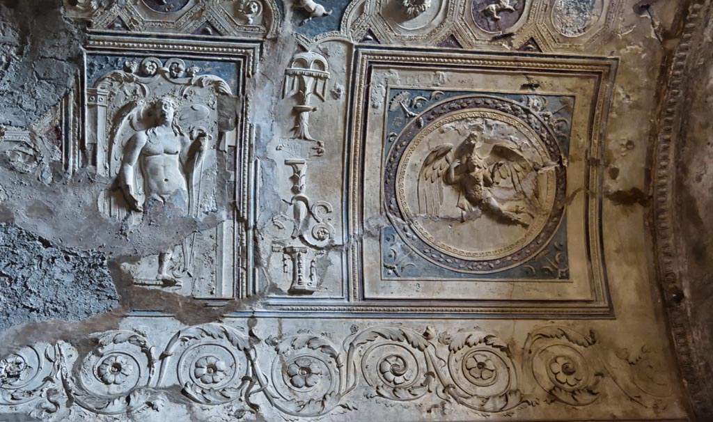 VII.5.24 Pompeii. April 2018. Ceiling plaster stucco in south-east corner of tepidarium. 
Photo courtesy of Ian Lycett-King. Use is subject to Creative Commons Attribution-NonCommercial License v.4 International.