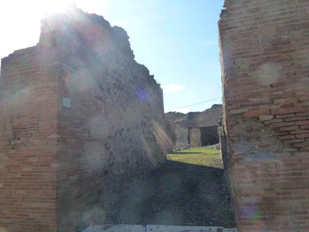 VII.6.30 Pompeii. June 2012. Looking north from entrance doorway.