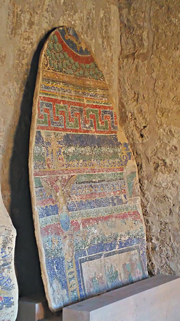 VII.7.5 Pompeii. December 2019. 
Detail of one of the mosaic fragments. Photo courtesy of Giuseppe Ciaramella.