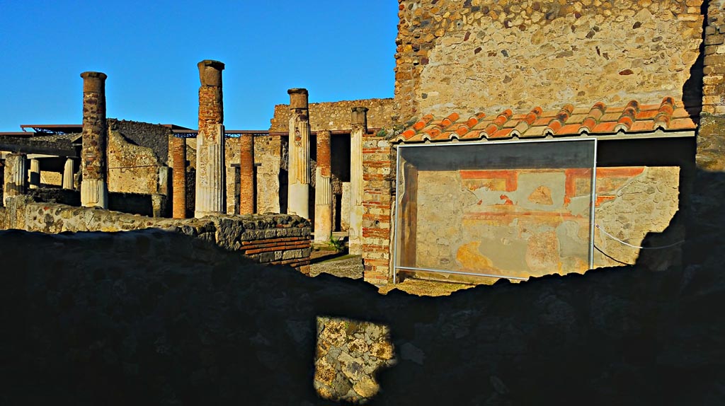 VII.7.5 Pompeii. December 2019. 
Room “m”, looking towards north wall, on right, and north-west across peristyle. Photo courtesy of Giuseppe Ciaramella.