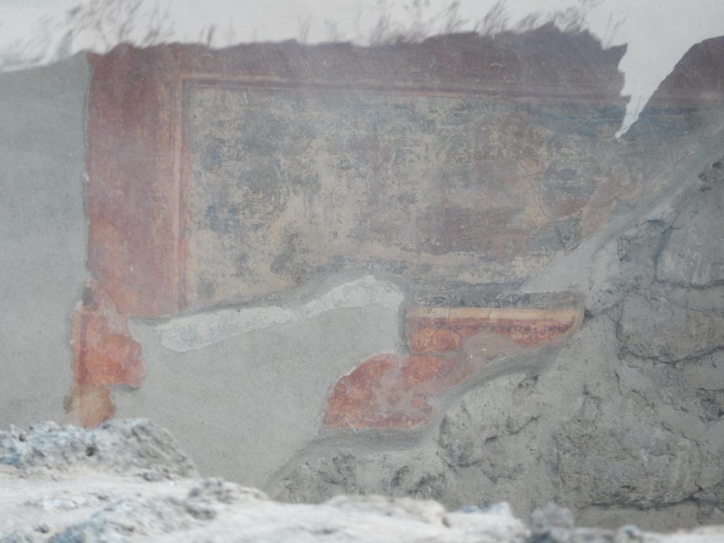 VII.7.5 Pompeii. May 2015. 
Oecus (m) north wall east side of peristyle. Wall painting of cupids making wine. Photo courtesy of Buzz Ferebee.