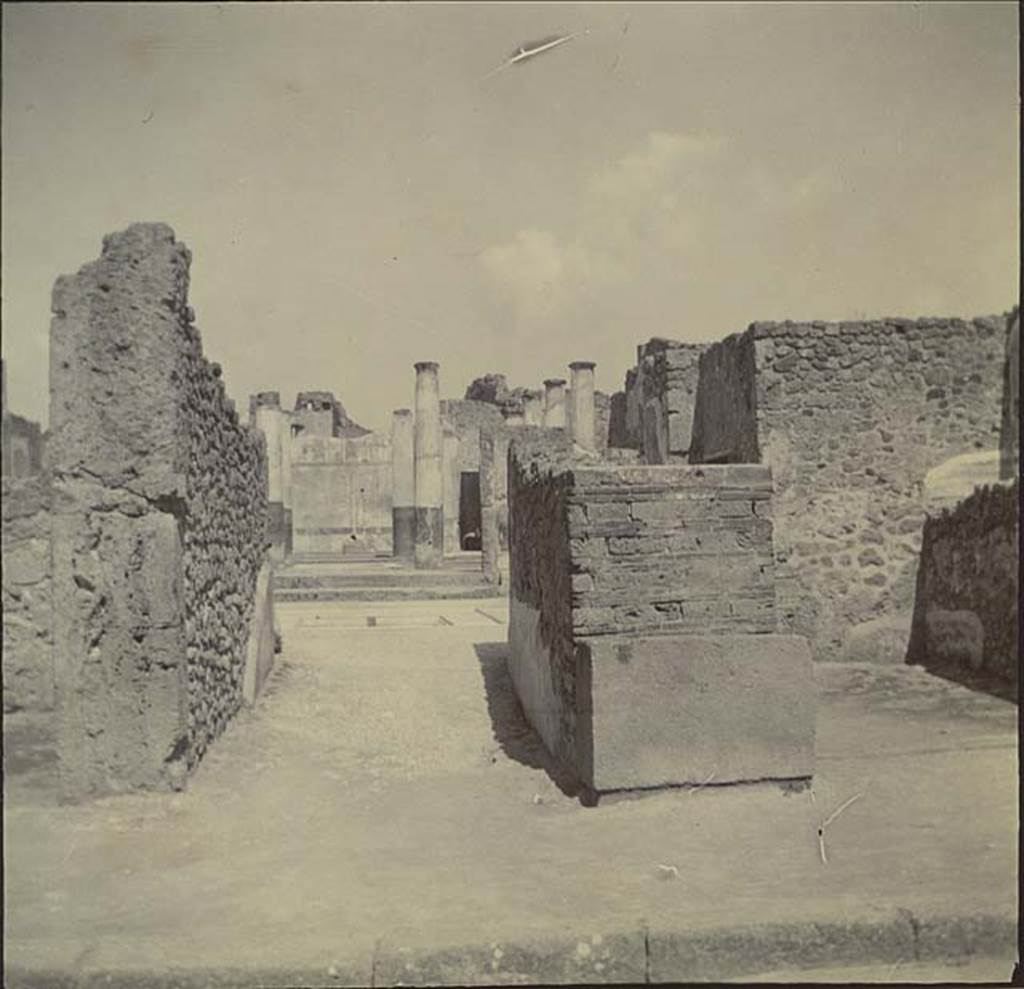VII.7.5 Pompeii. November 1899. Looking north towards entrance fauces (a). 
Photo courtesy of Rick Bauer.