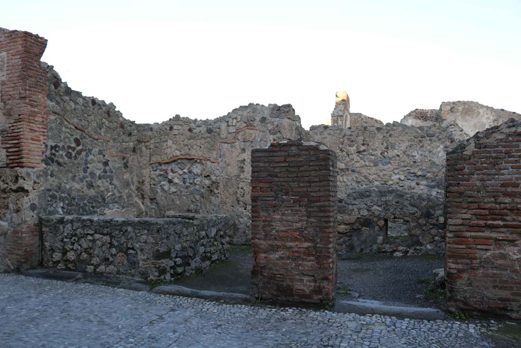 VII.7.9 on left and VII.7.8 on right, Pompeii. December 2018. 
Looking north to entrances on Via Marina. Photo courtesy of Aude Durand.