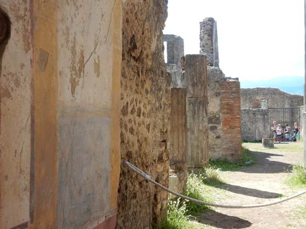 VII.7.10 Pompeii. May 2018. Looking south along east wall/side of peristyle towards atrium. 
Photo courtesy of Buzz Ferebee.