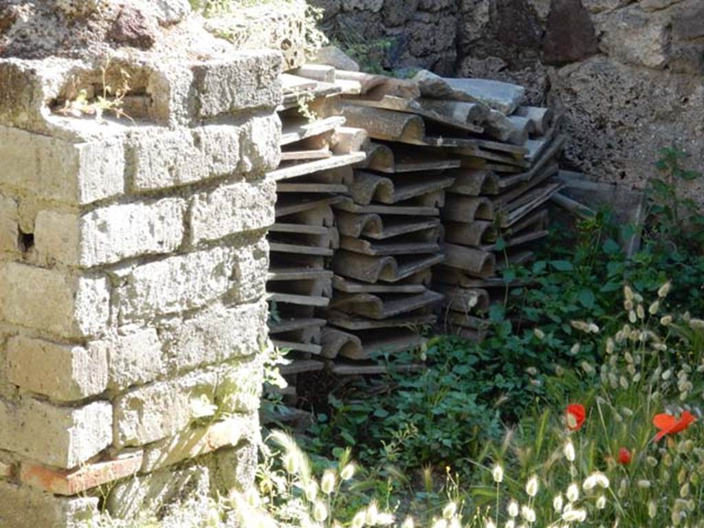 VII.7.10 Pompeii. May 2018. Looking through doorway into kitchen (u). Photo courtesy of Buzz Ferebee.