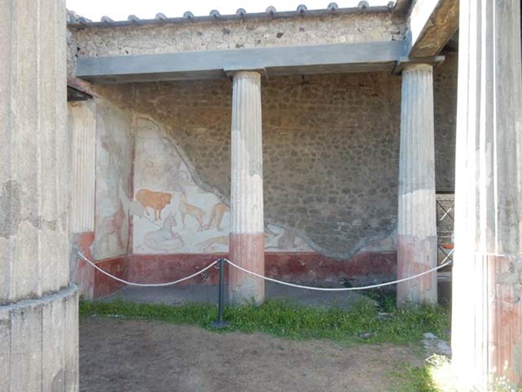 VII.7.10 Pompeii. May 2018. Looking north across peristyle. Photo courtesy of Buzz Ferebee.