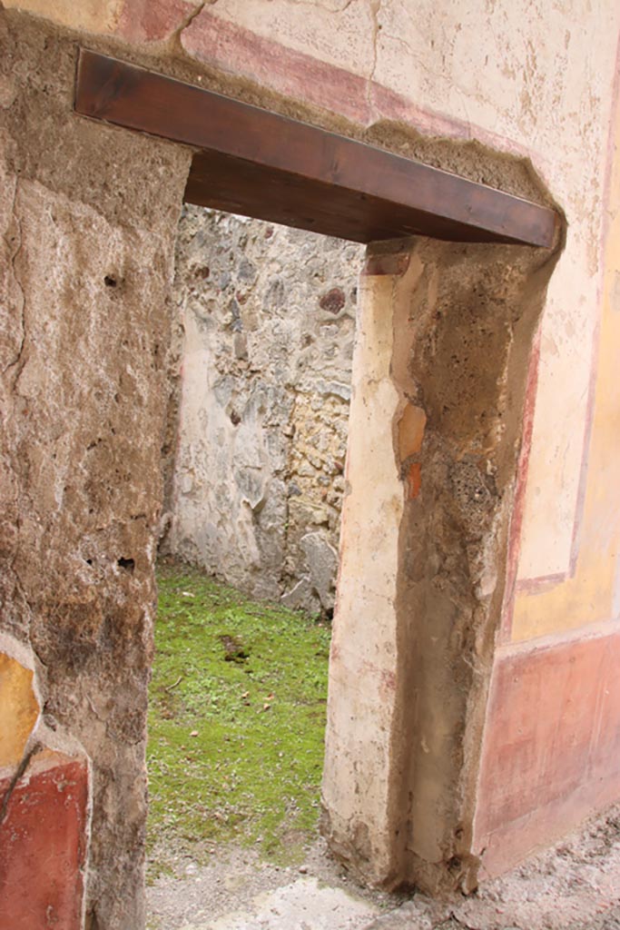 VII.7.13 Pompeii. May 2024. 
Cubiculum (t), looking towards south wall through doorway. Photo courtesy of Klaus Heese.