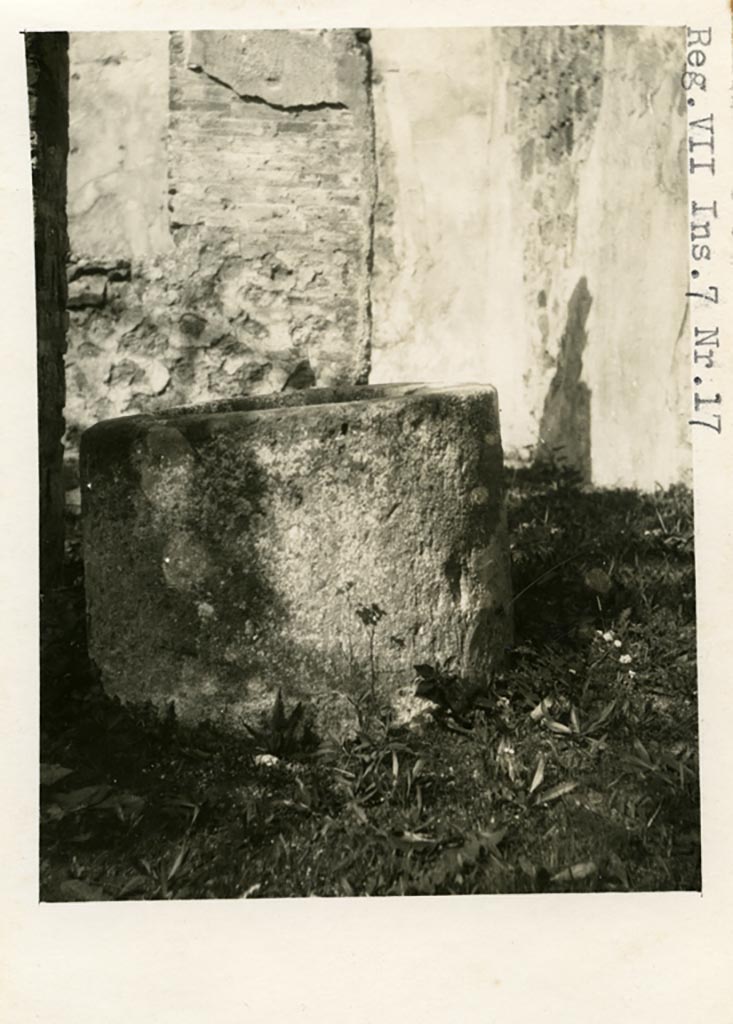VII.7.17 Pompeii. Pre-1937-39. 
Photo courtesy of American Academy in Rome, Photographic Archive. Warsher collection no. 1038.
