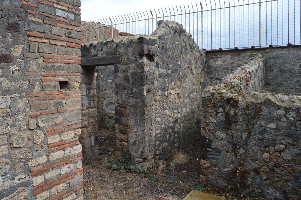 VII.7.23 Pompeii. March 2018. Rooms on south side of atrium.
Foto Taylor Lauritsen, ERC Grant 681269 DÉCOR.