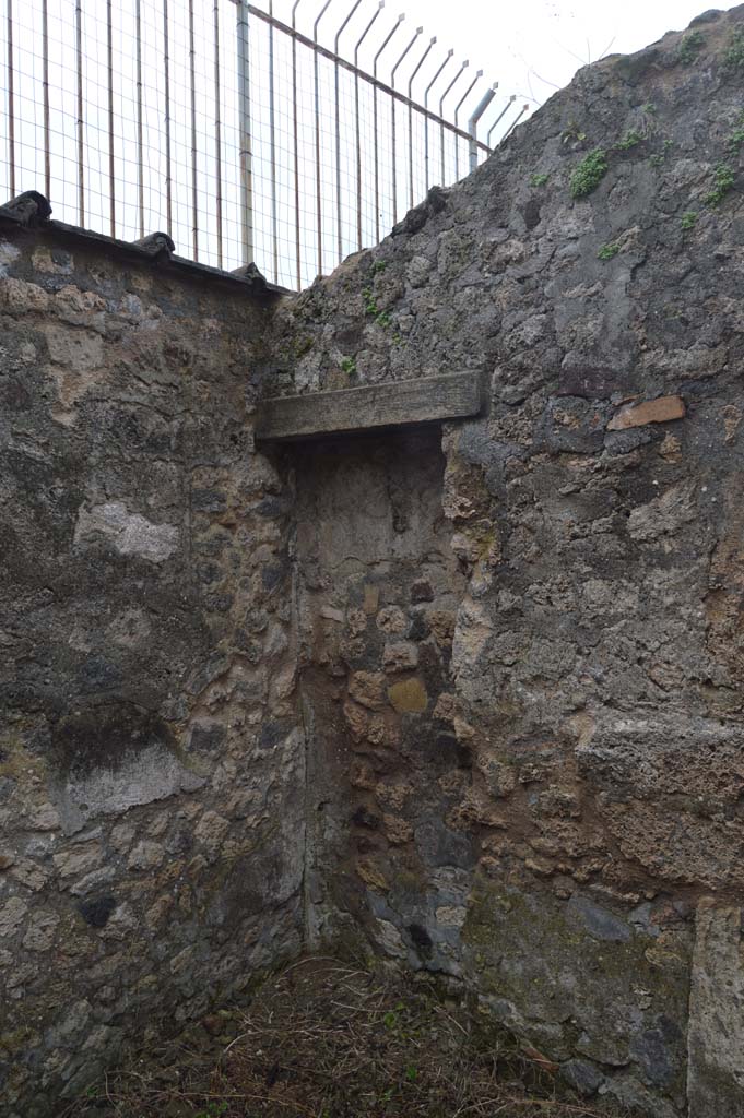 VII.7.23 Pompeii. March 2018. 
Looking south-west in room on south side, towards recess/blocked doorway.
Foto Taylor Lauritsen, ERC Grant 681269 DÉCOR.