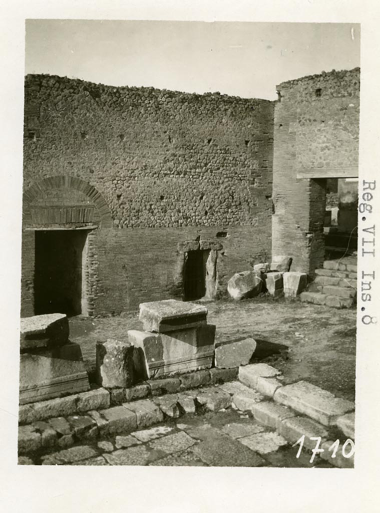 VII.7.27 Pompeii.  Pre-1937-39. 
The small doorway in the centre is the doorway to the aerarium or basement cellar at VII.7.27.
Photo courtesy of American Academy in Rome, Photographic Archive. Warsher collection no. 1710.