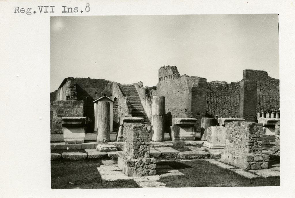 VII.8 Pompeii Forum. Pre-1937-39. Looking towards west side and VII.7.30 and VII.7.29, before 1943 bombing.
Photo courtesy of American Academy in Rome, Photographic Archive. Warsher collection no. 1122.