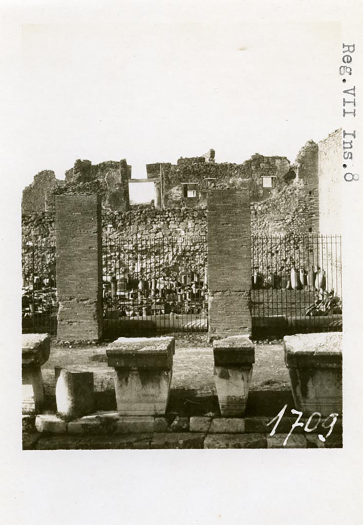 VII.8 Pompeii Forum. Pre-1937-39. Looking towards VII.7.29 before 2943 bombing.
Photo courtesy of American Academy in Rome, Photographic Archive. Warsher collection no. 1709.