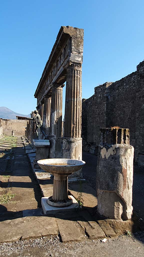 VII.7.32 Pompeii. July 2021. Looking north along east side.
Foto Annette Haug, ERC Grant 681269 DÉCOR.