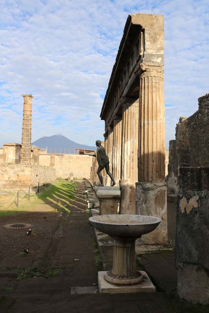 VII.7.32 Pompeii. December 2018. 
Looking north along east side of Temple of Apollo. Photo courtesy of Aude Durand.