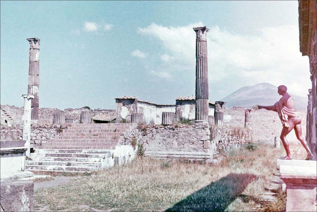 VII.7.32 Pompeii. June 1962. Looking north-west across Temple, from east portico. 
Photo by Brian Philp: Pictorial Colour Slides, forwarded by Peter Woods
(P43.5 POMPEII Temple of Apollo)