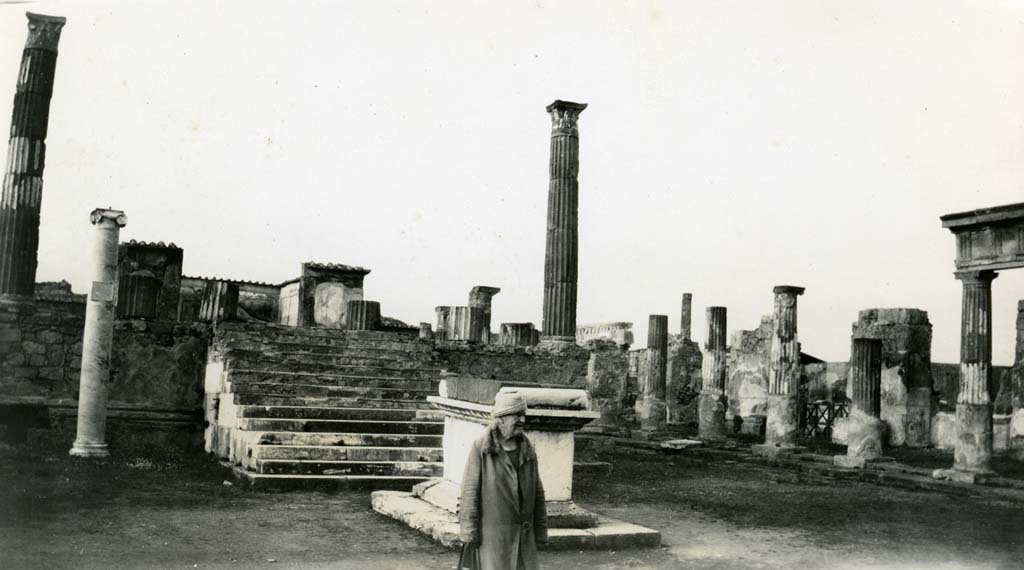 VII.7.32 Pompeii. Looking north-east towards altar, podium and cella. Photo taken between 1900-1930,
 Photo by Esther Boise Van Deman (c) American Academy in Rome. VD_Archive_Ph_224.