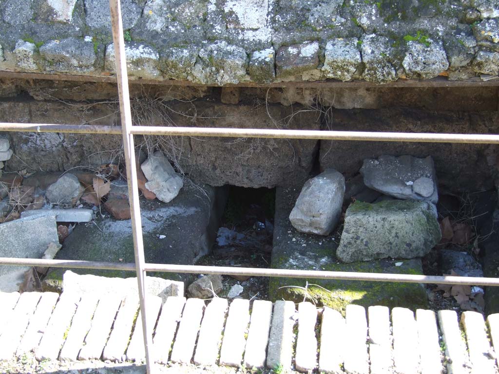 VII.7.32 Pompeii. March 2009. Foundations of west wall of podium.