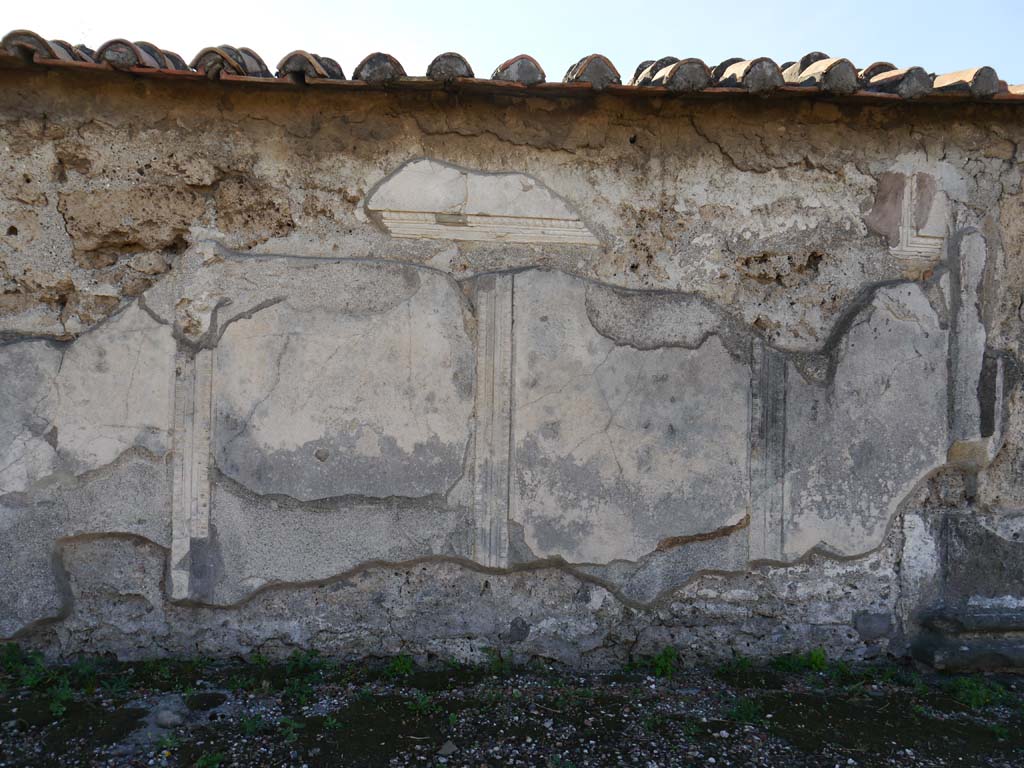 VII.7.32, Pompeii. September 2018. Looking towards exterior north wall of cella.  
Foto Anne Kleineberg, ERC Grant 681269 DÉCOR